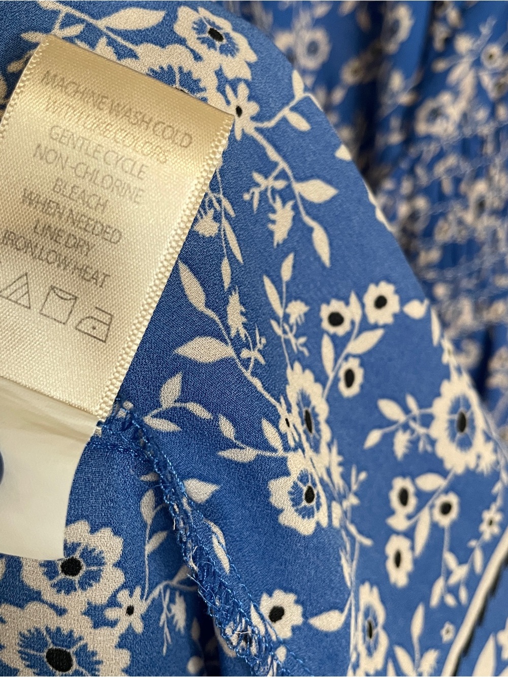 Max Studio London Blue and White Floral Button-Up Maxi Dress with Tie Waist - Picture 11 of 11